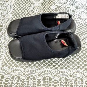 Women's Aerosol Shoes -Size 8 - NWOT